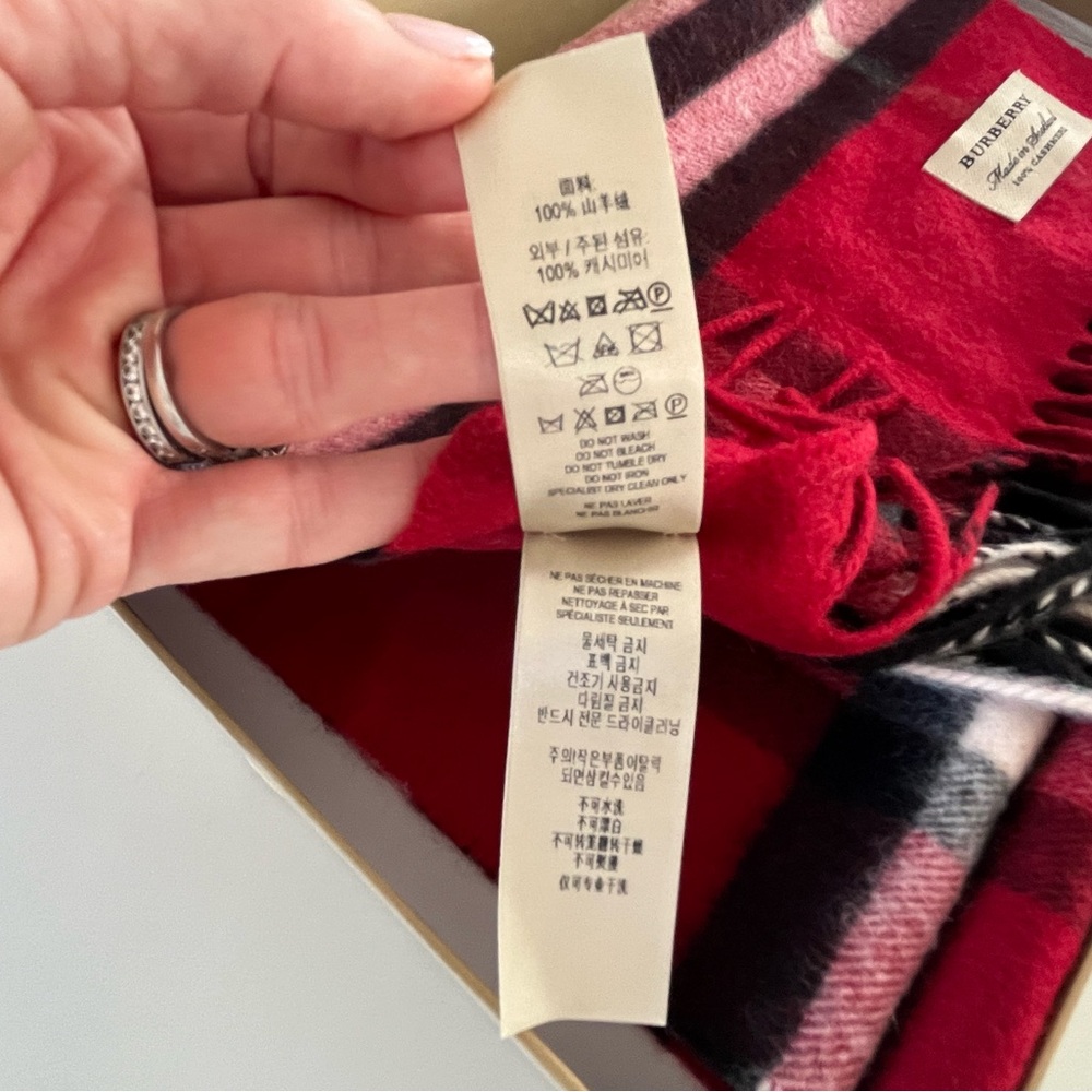 Burberry 100% Cashmere Giant Check Scarf Red, Black & White w/ Box - Worn Once - Picture 3 of 13